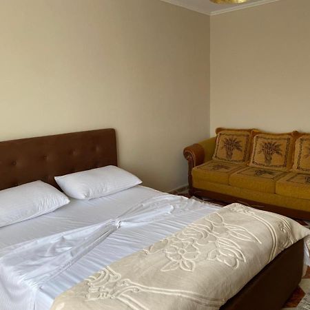 Dibra'S Apartment Shkoder Bagian luar foto