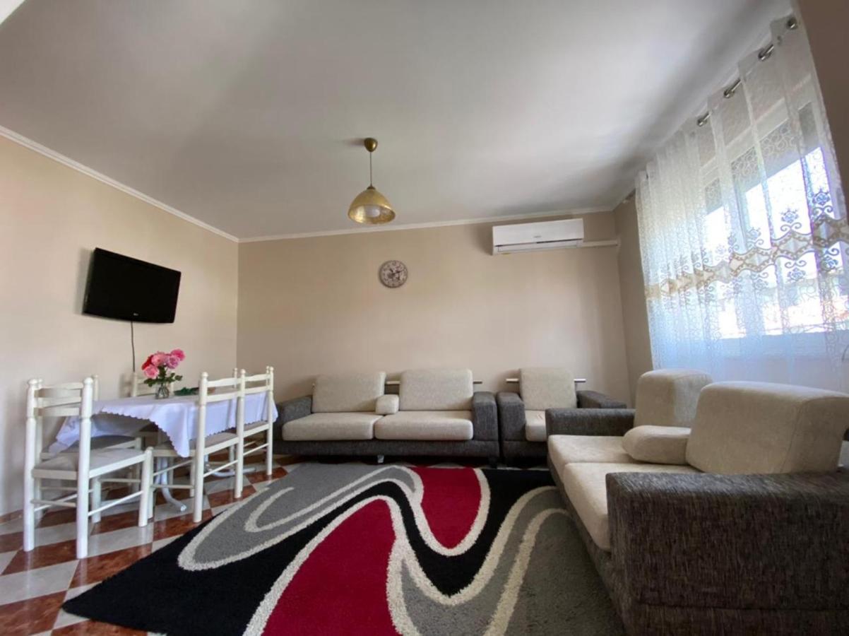 Dibra'S Apartment Shkoder Bagian luar foto