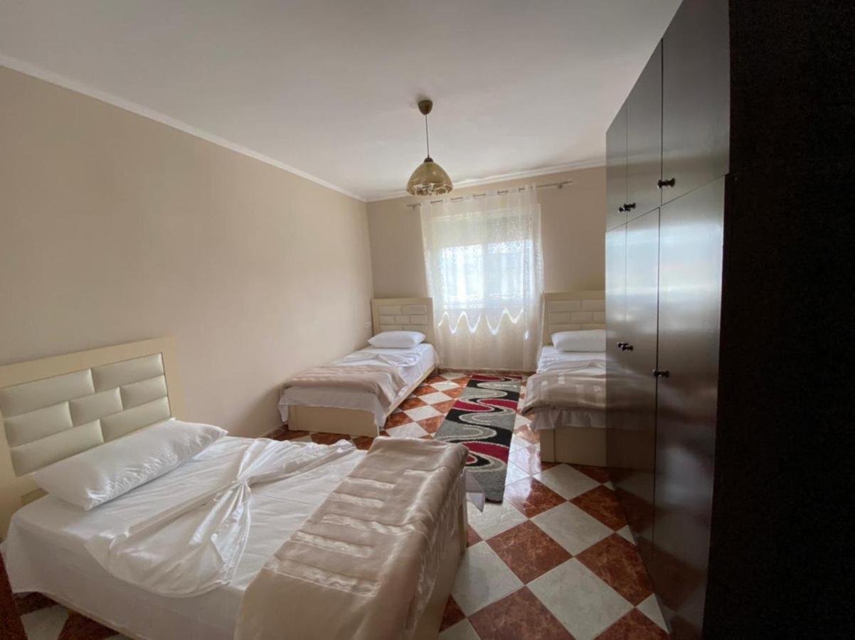 Dibra'S Apartment Shkoder Bagian luar foto
