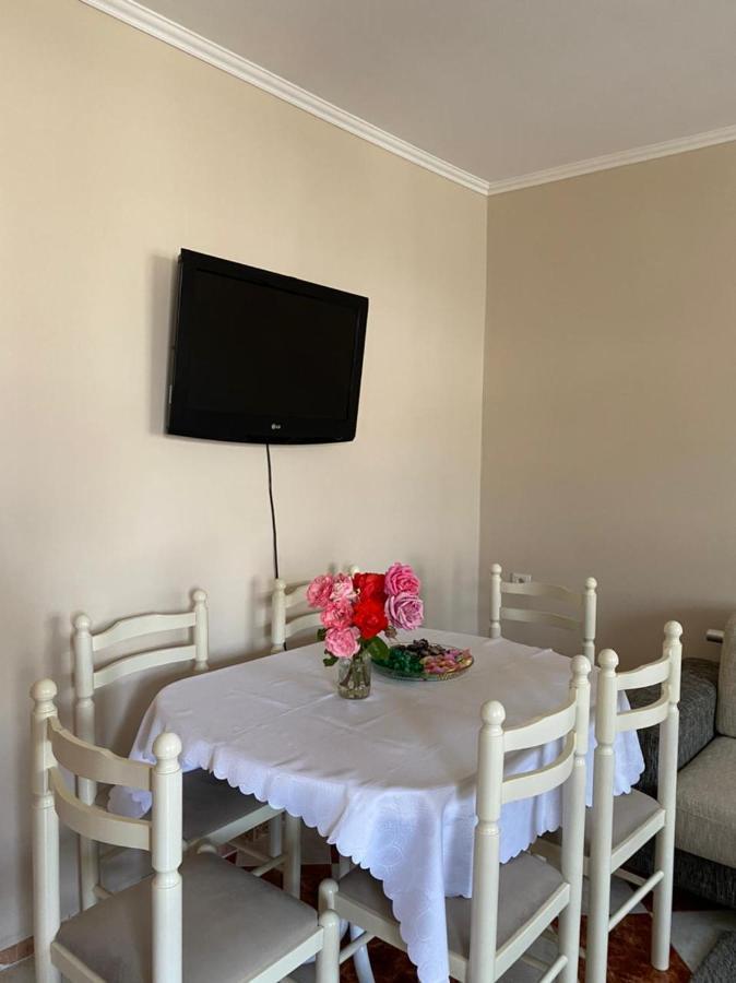 Dibra'S Apartment Shkoder Bagian luar foto