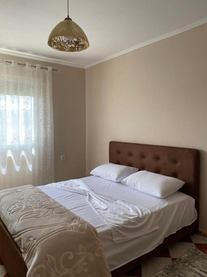 Dibra'S Apartment Shkoder Bagian luar foto