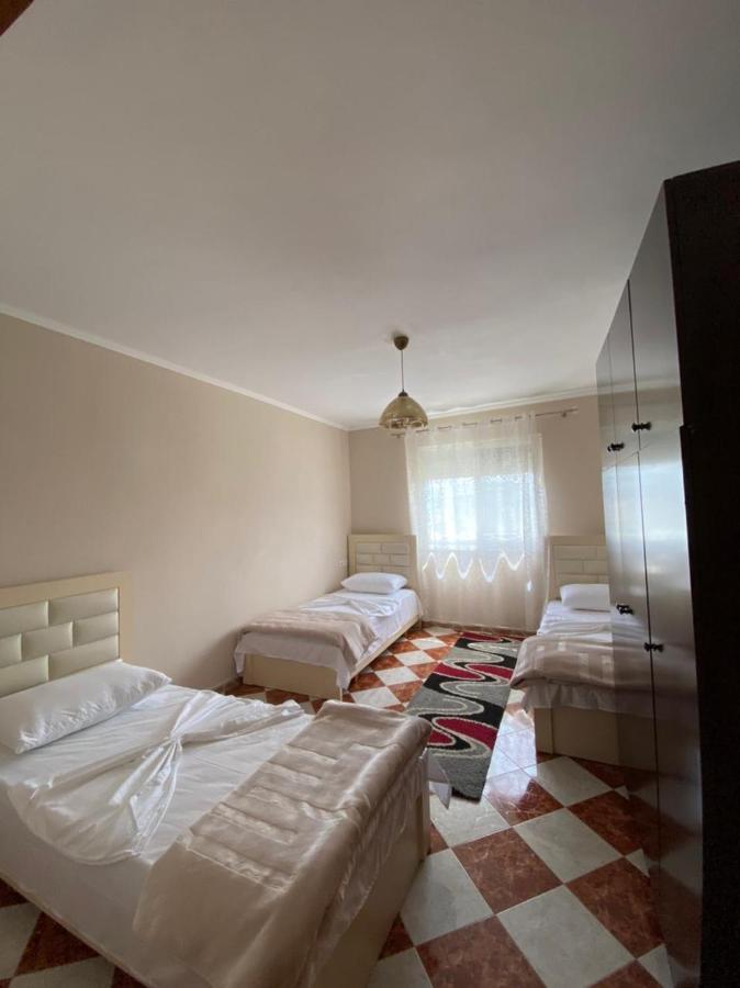 Dibra'S Apartment Shkoder Bagian luar foto